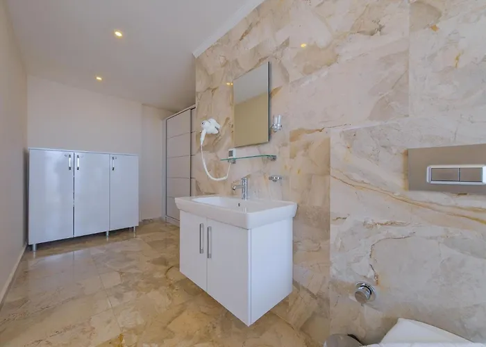 Lumiere 1 فيلة *